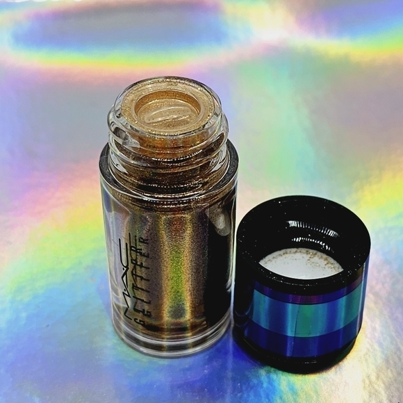 MAC Cosmetics Reflects Bronze Glitter - Picture 7 of 7